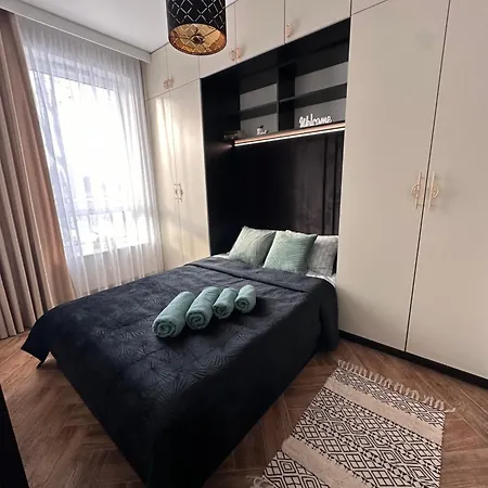 Nowy Paderewskiego 22 *