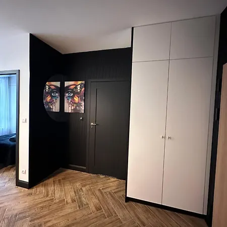 Nowy Paderewskiego 22 *
